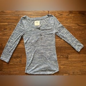Ambercrombie & Fitch Women 3/4 sleeve shirt heather blue and gray Size S